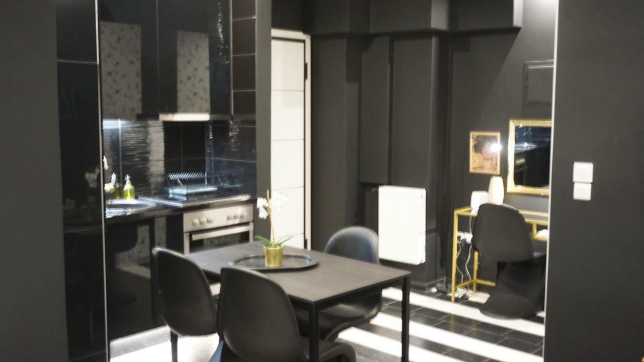Exclusive Design Studio With Yard 아테네 외부 사진