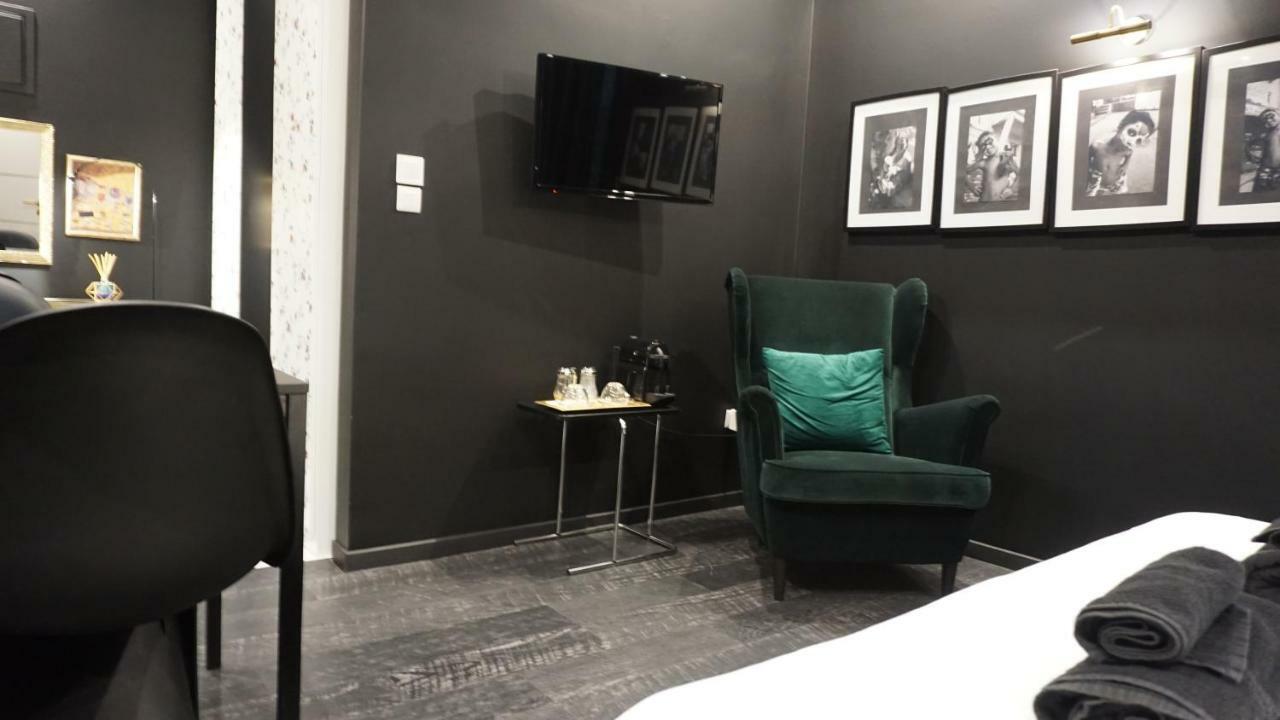 Exclusive Design Studio With Yard 아테네 외부 사진