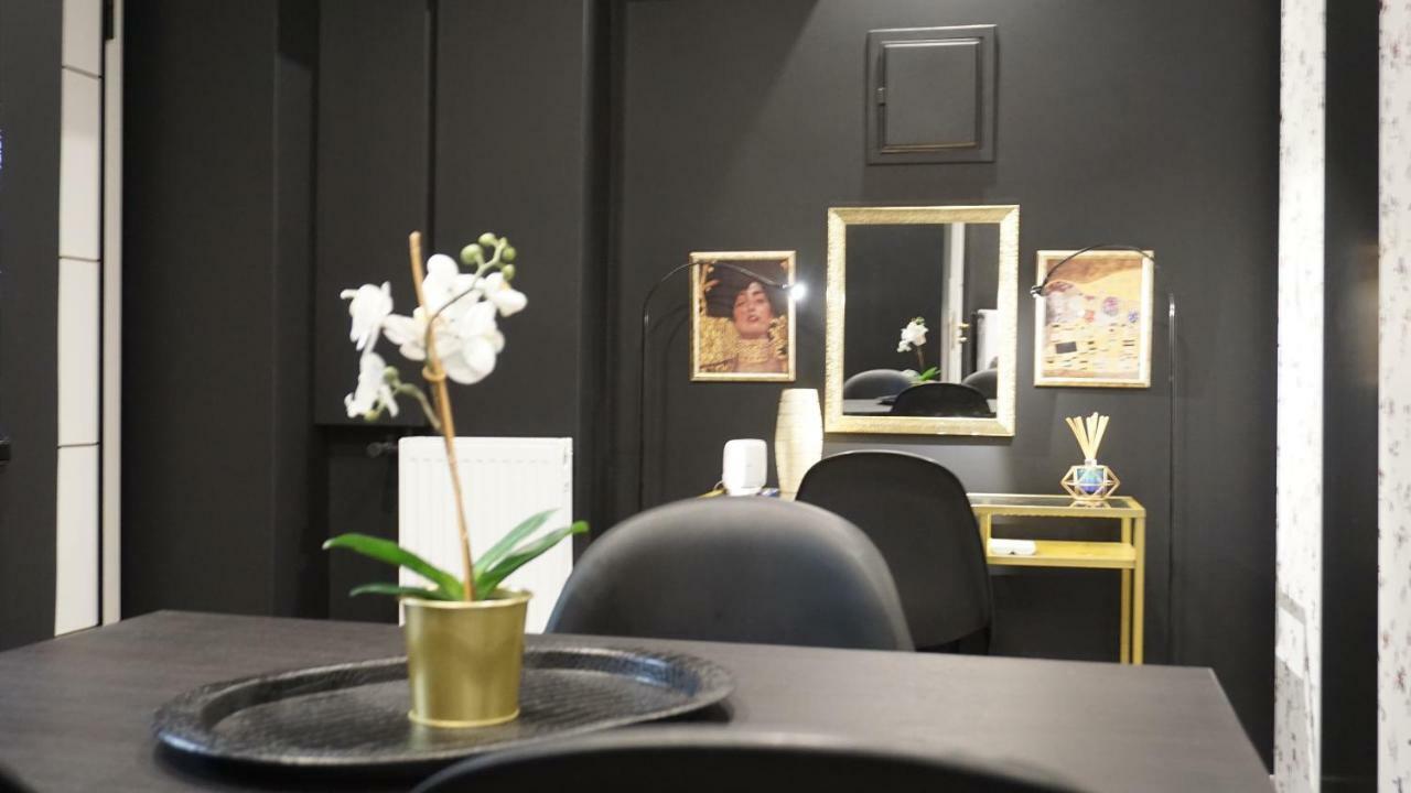 Exclusive Design Studio With Yard 아테네 외부 사진